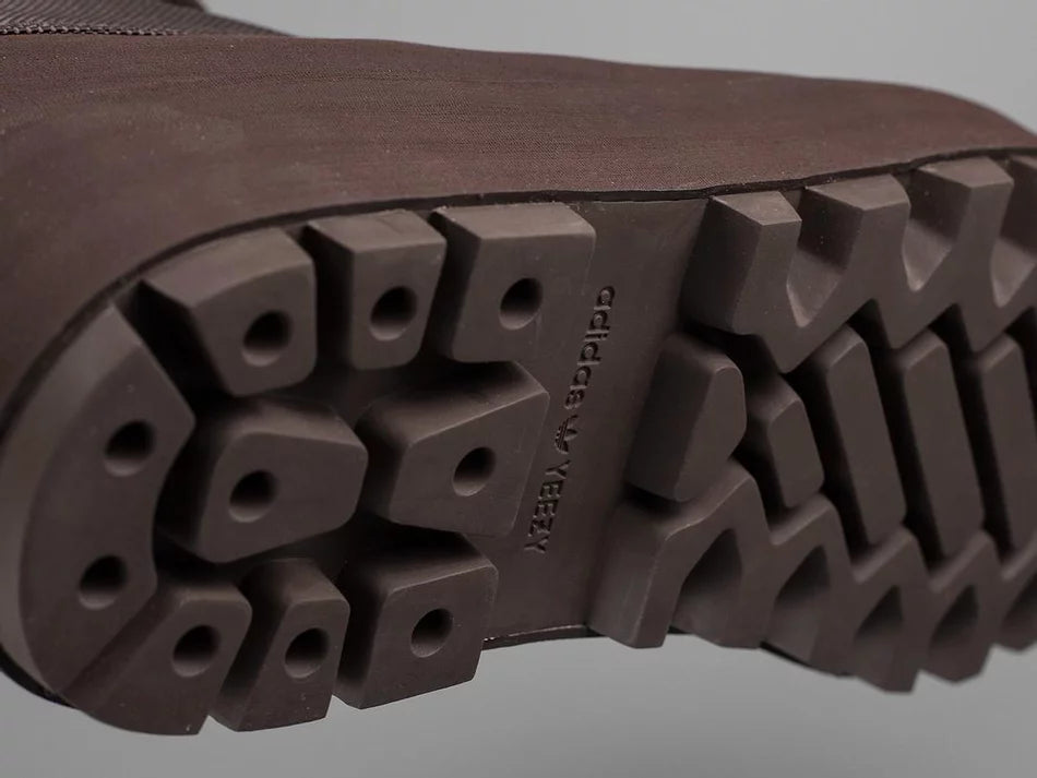 adidas Yeezy Boost 950 Chocolate SNEAKRS