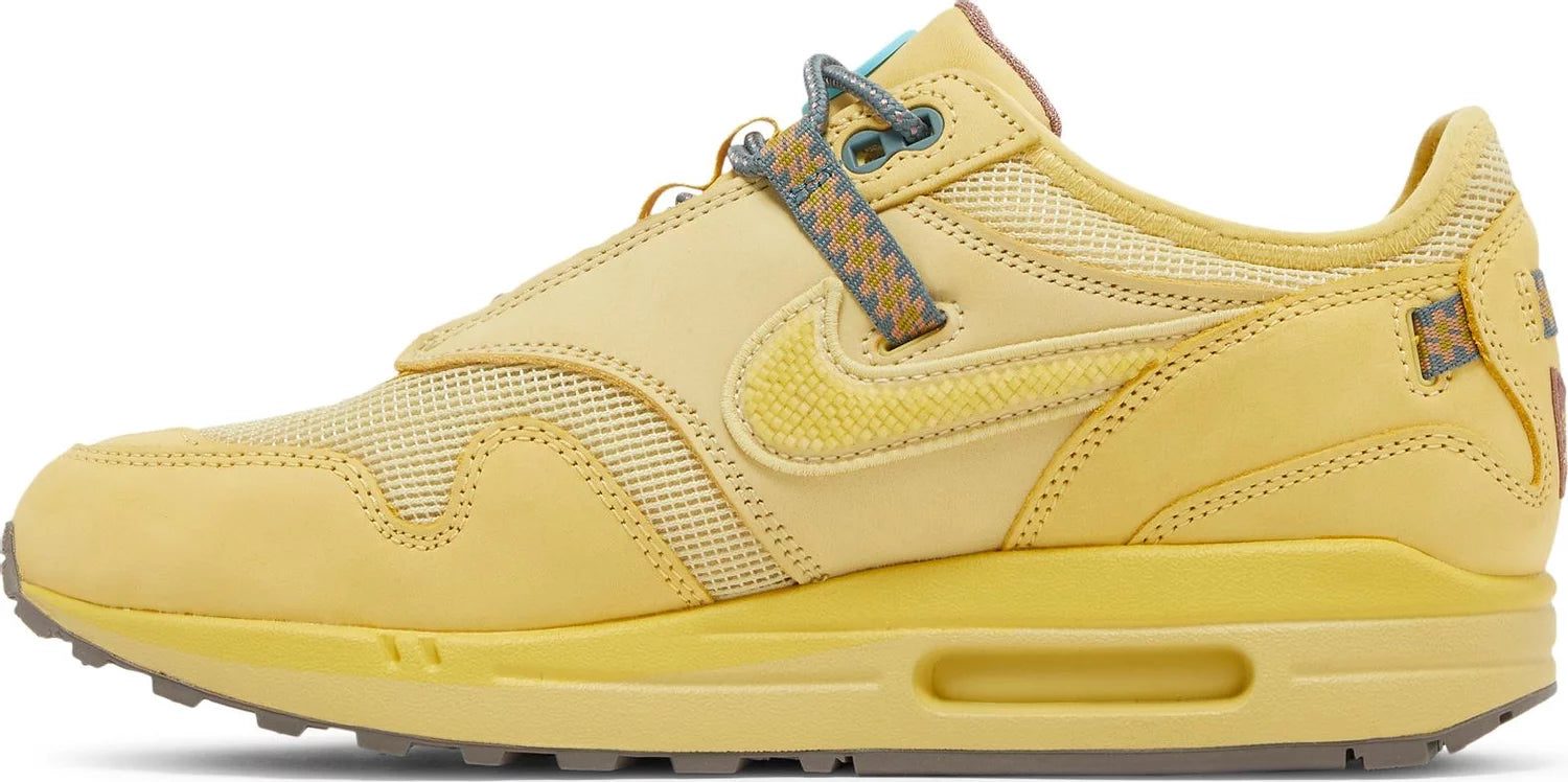 Gold air nike hotsell